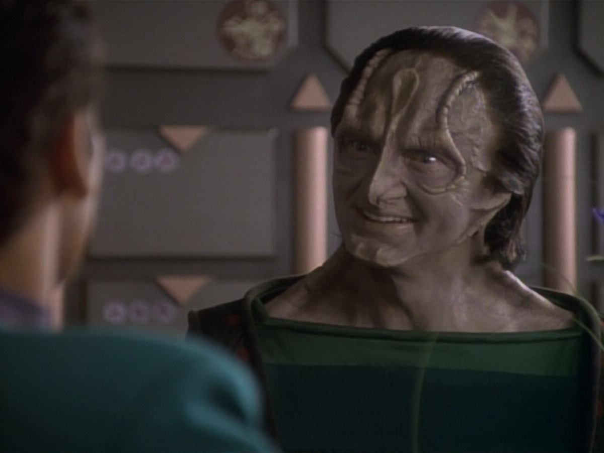 extant_StarTrekDS9_1x04-PastPrologue_0074.jpg