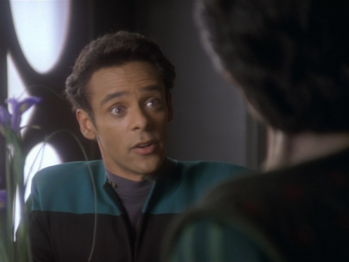 extant_StarTrekDS9_1x04-PastPrologue_0079.jpg