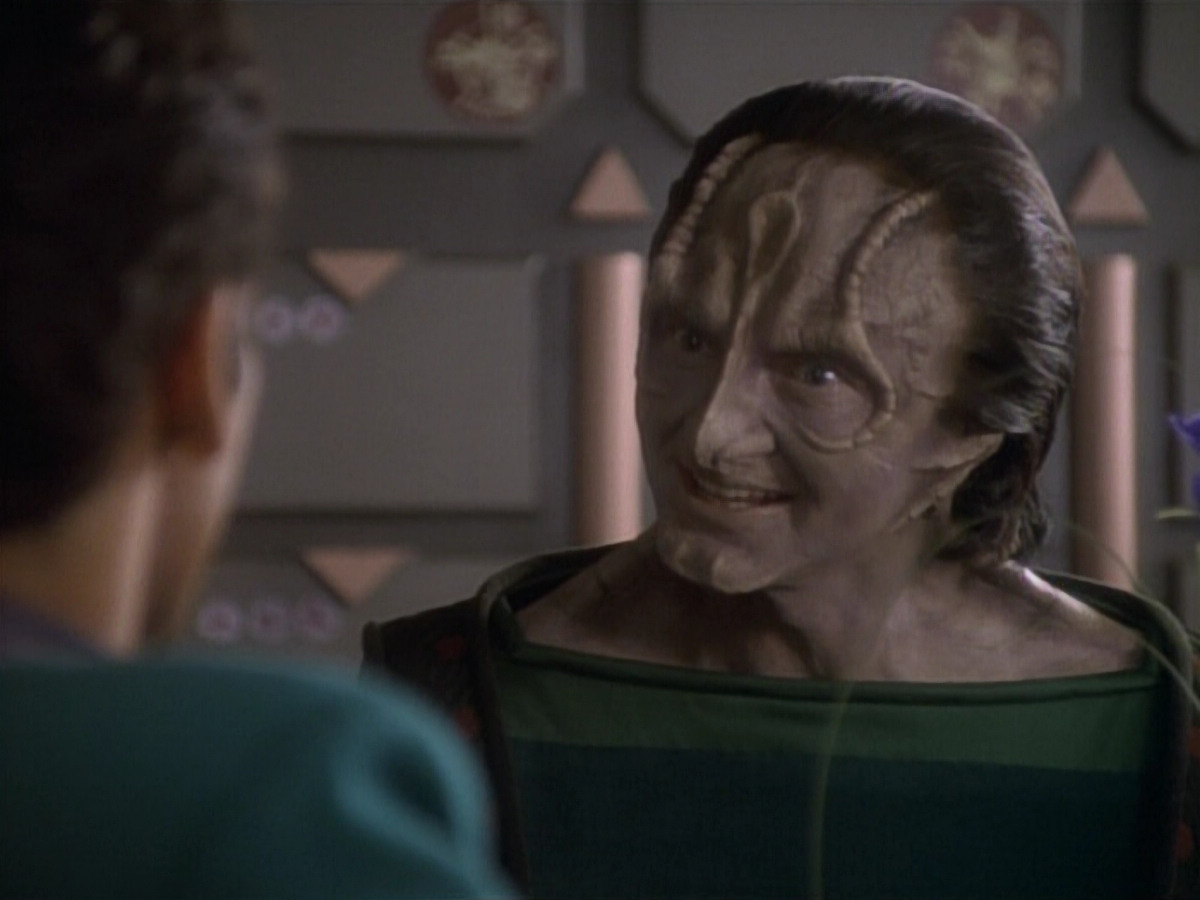extant_StarTrekDS9_1x04-PastPrologue_0084.jpg