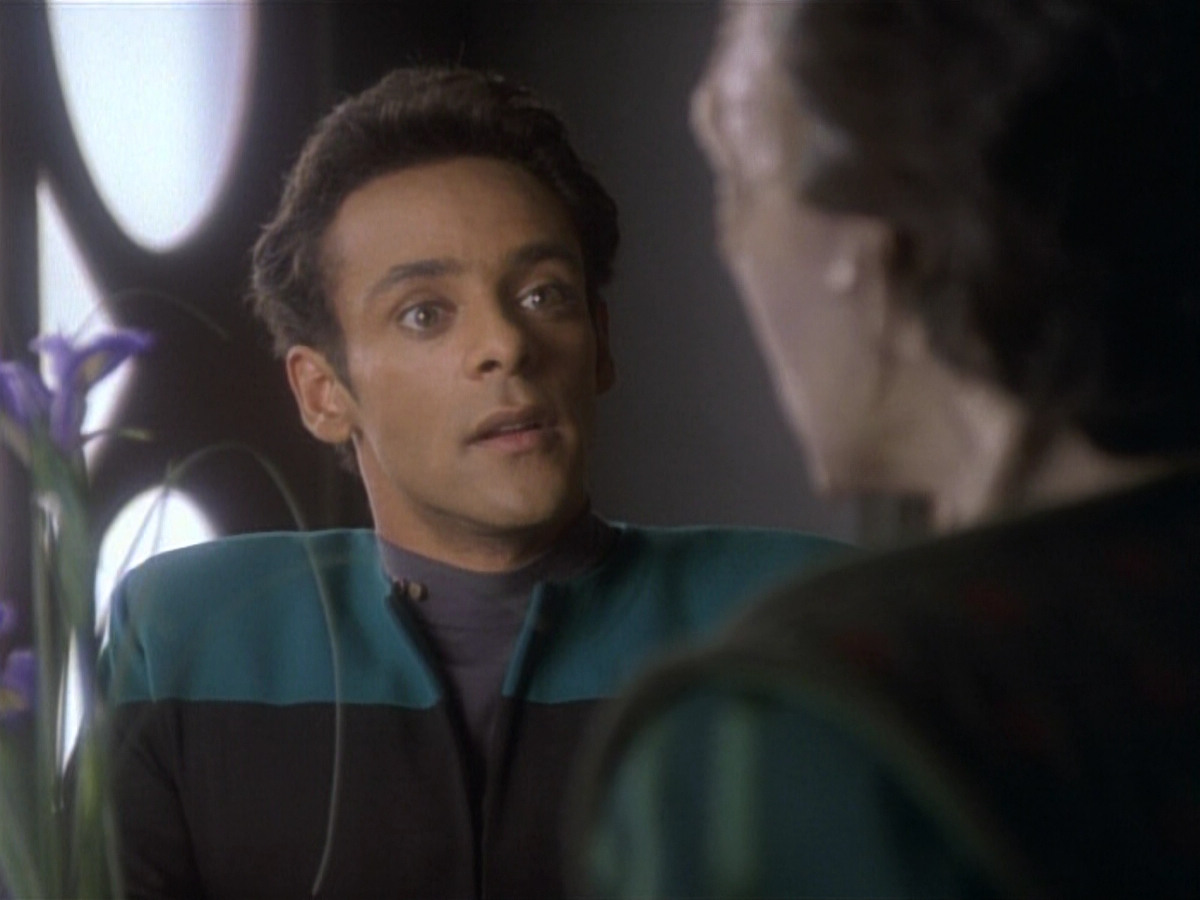 extant_StarTrekDS9_1x04-PastPrologue_0106.jpg