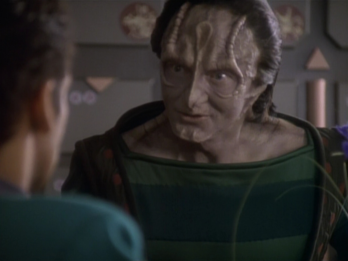 extant_StarTrekDS9_1x04-PastPrologue_0160.jpg