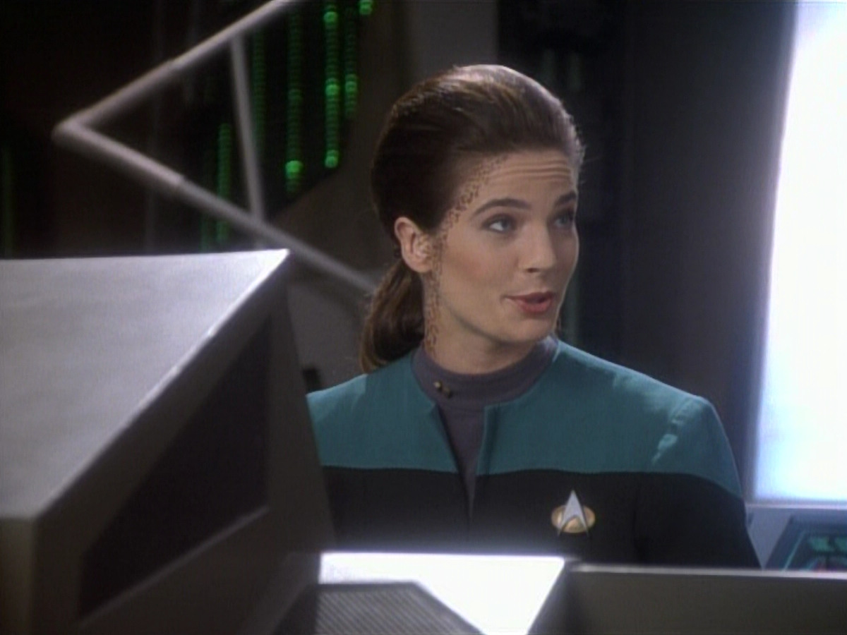 extant_StarTrekDS9_1x04-PastPrologue_0225.jpg