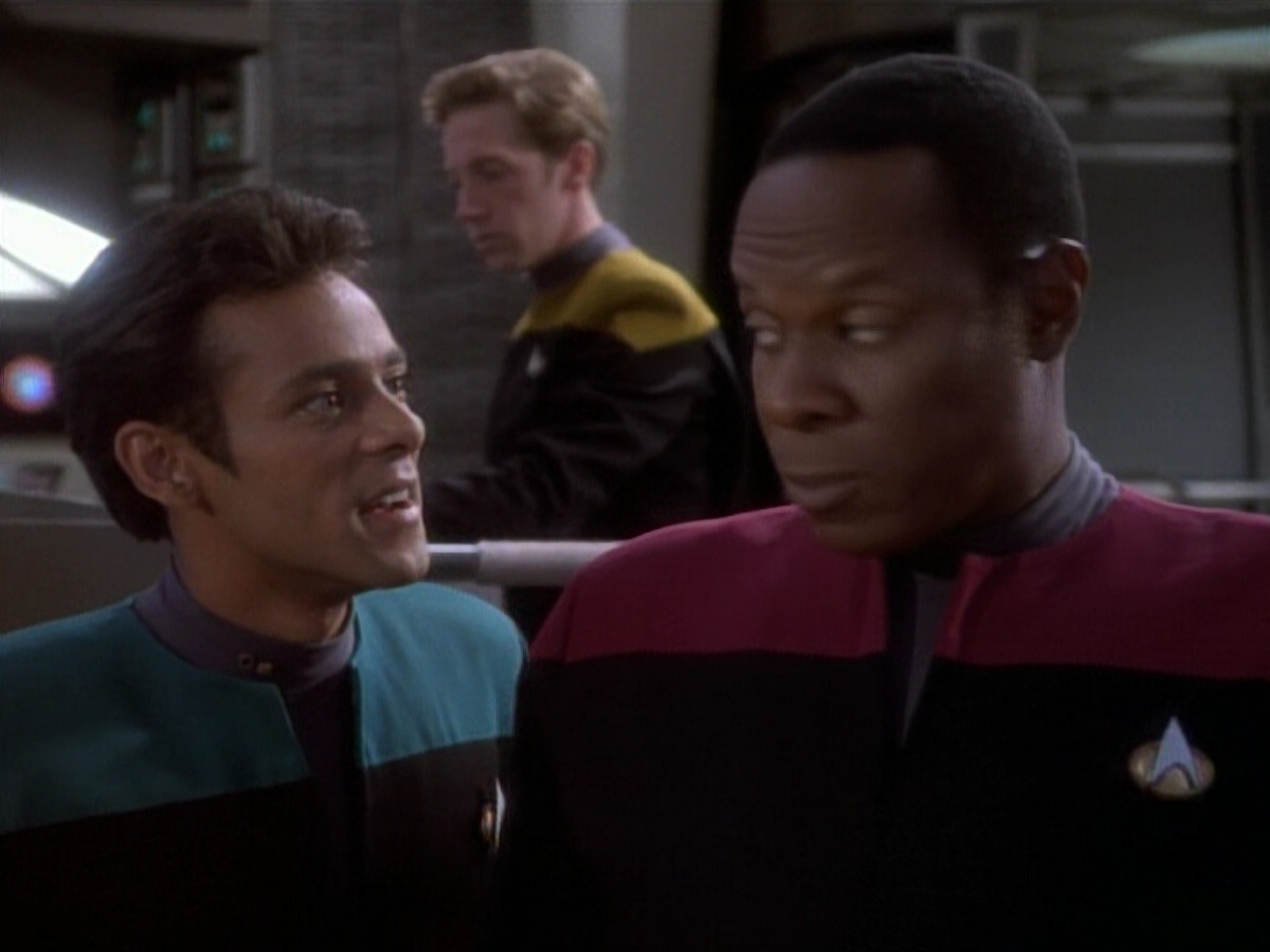 extant_StarTrekDS9_1x04-PastPrologue_0236.jpg