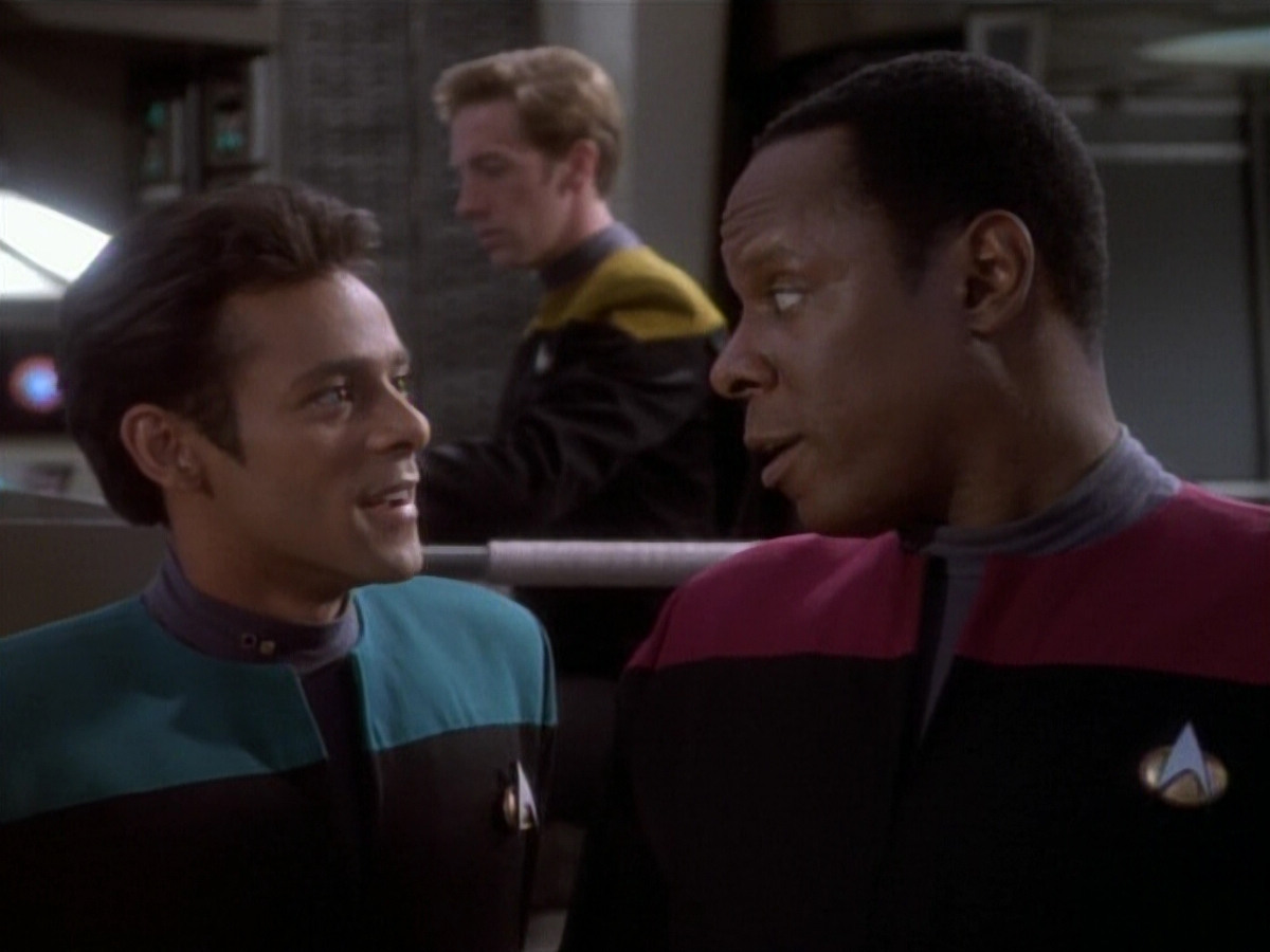 extant_StarTrekDS9_1x04-PastPrologue_0237.jpg