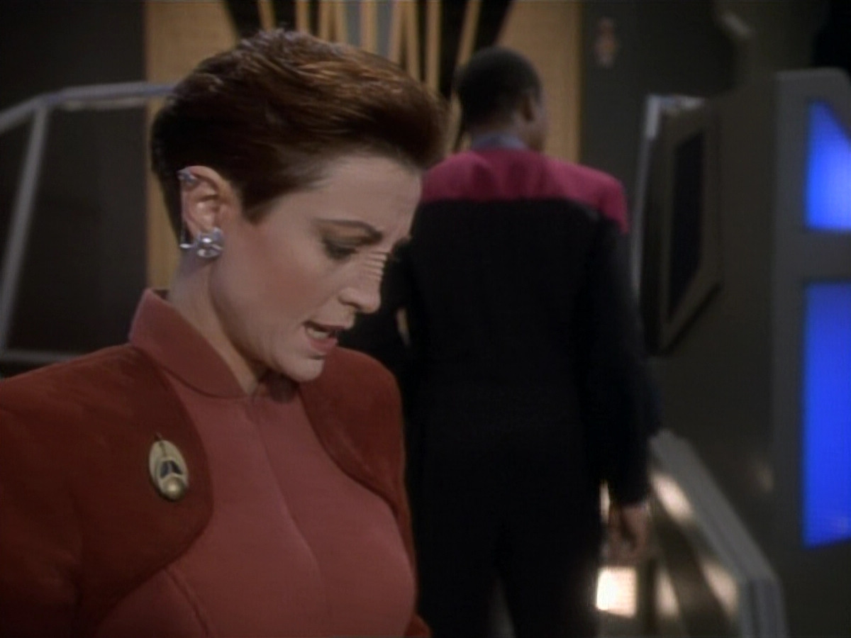 extant_StarTrekDS9_1x04-PastPrologue_0261.jpg