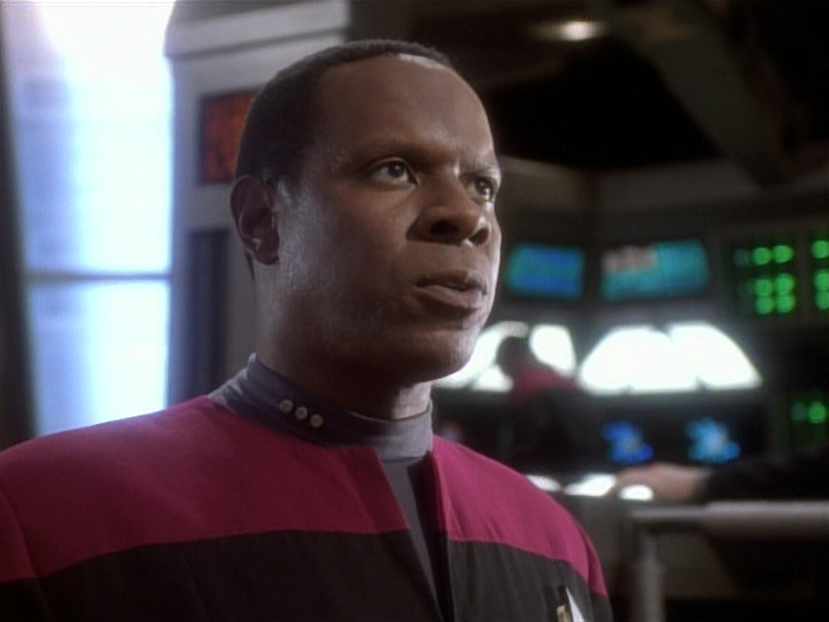 extant_StarTrekDS9_1x04-PastPrologue_0300.jpg