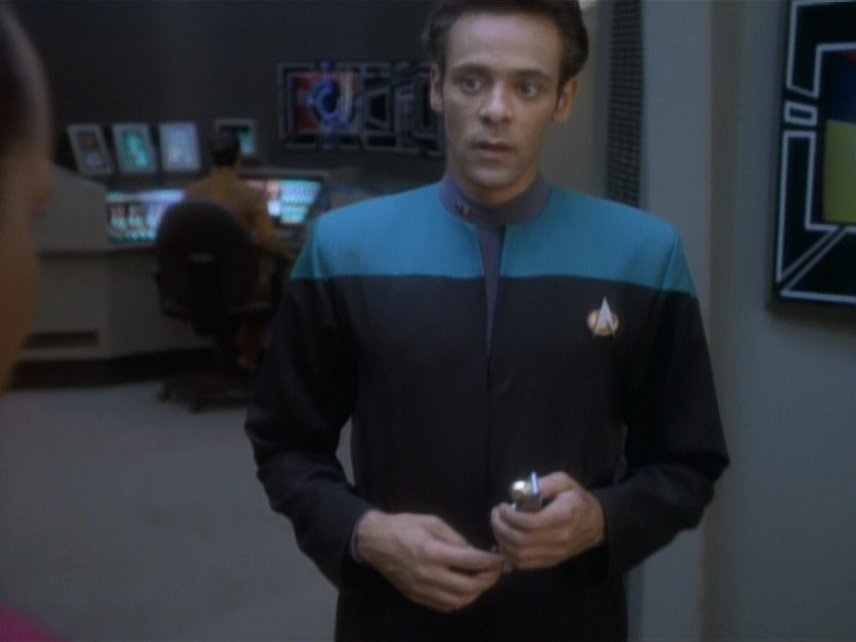 extant_StarTrekDS9_1x04-PastPrologue_0748.jpg