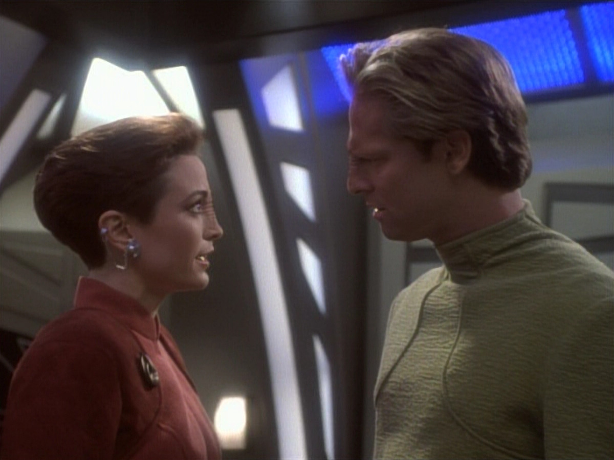extant_StarTrekDS9_1x04-PastPrologue_1146.jpg