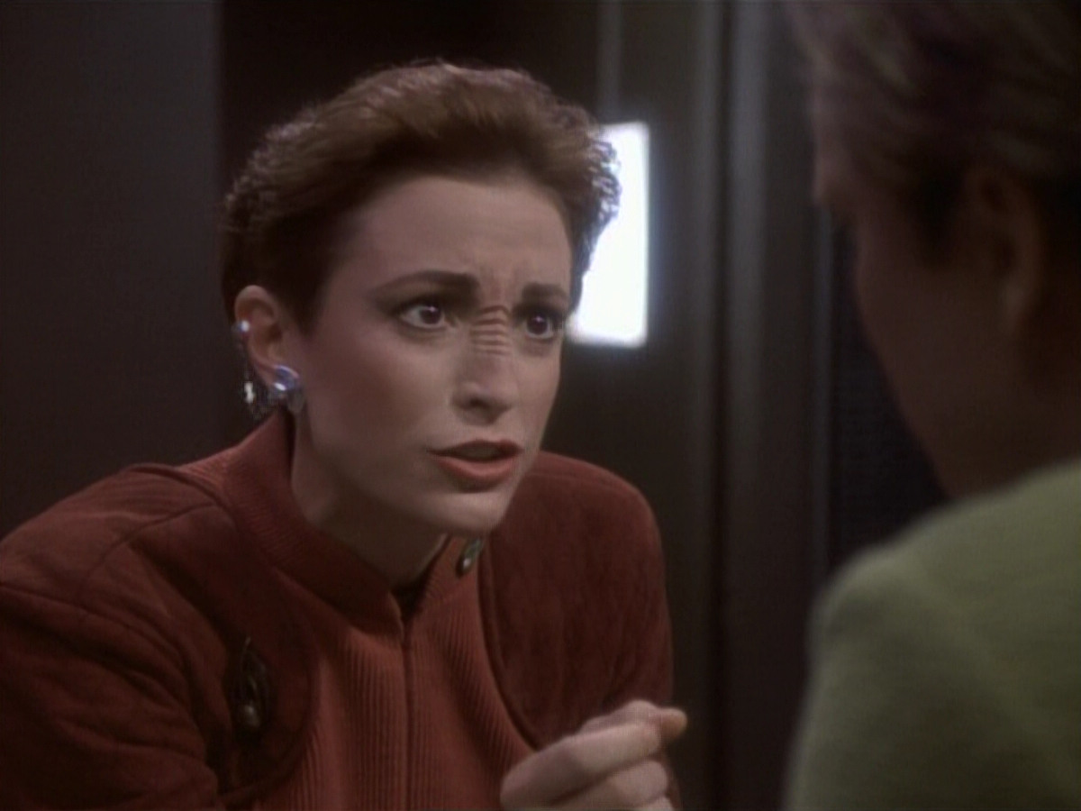 extant_StarTrekDS9_1x04-PastPrologue_1204.jpg
