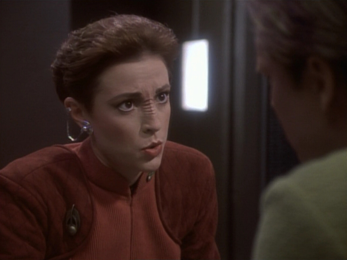 extant_StarTrekDS9_1x04-PastPrologue_1208.jpg