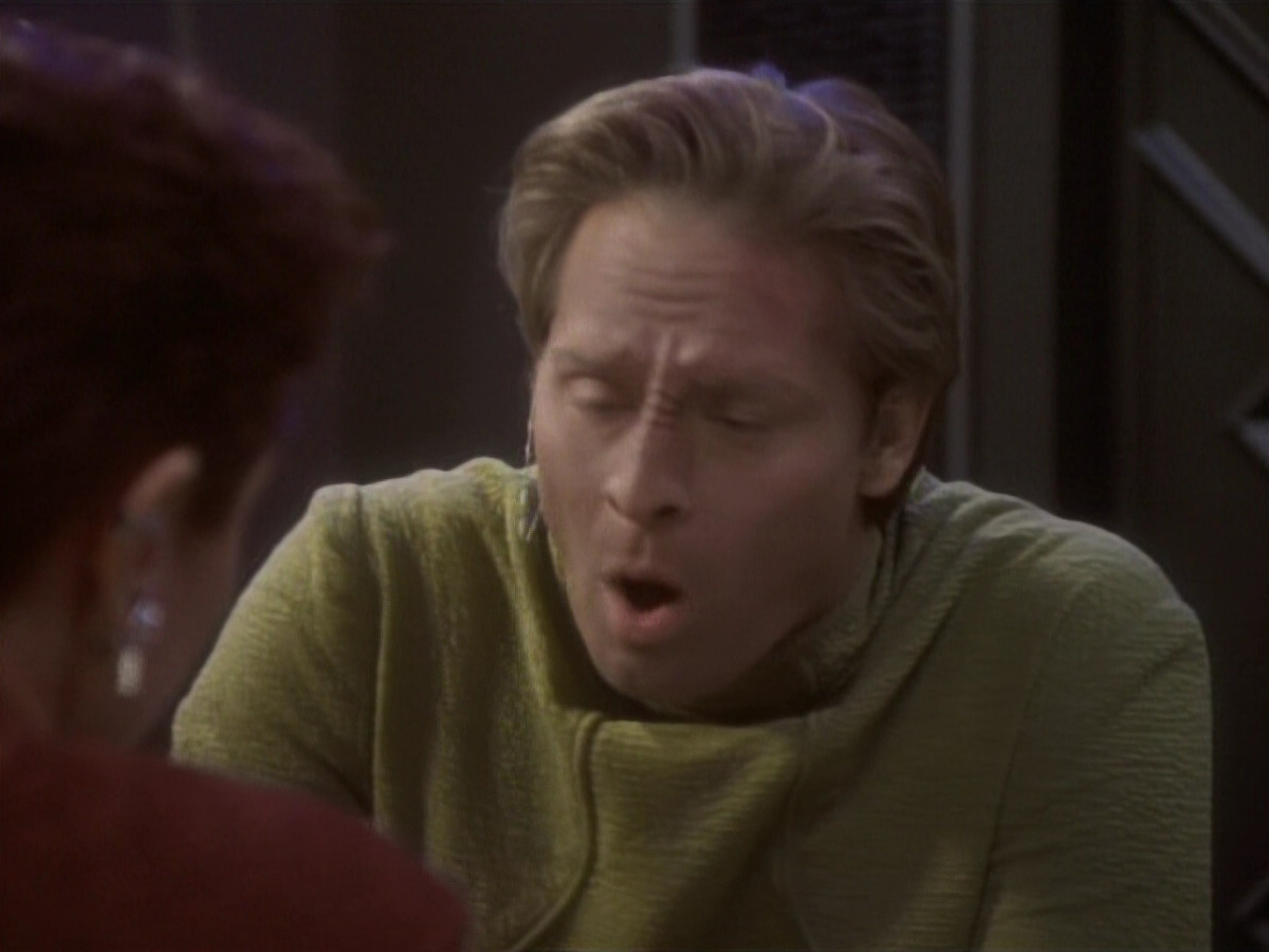 extant_StarTrekDS9_1x04-PastPrologue_1209.jpg