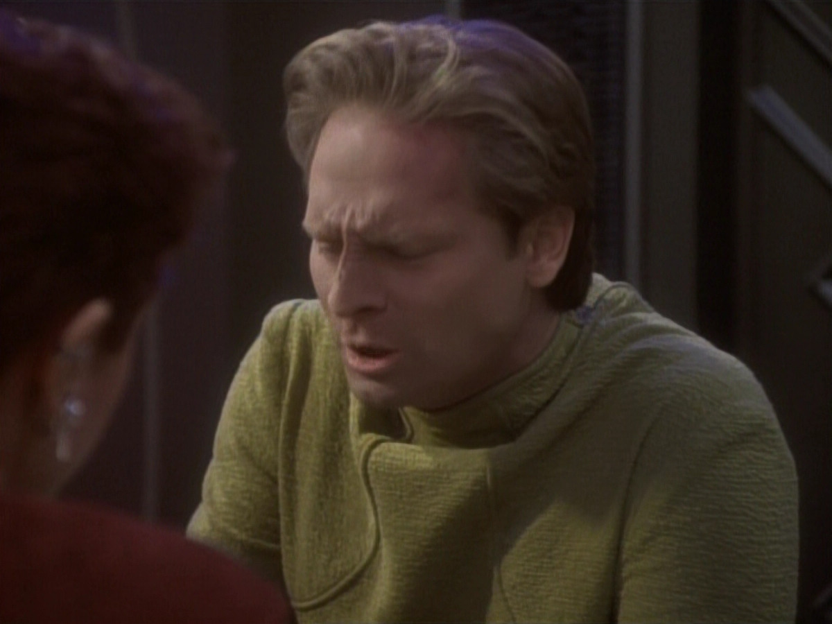 extant_StarTrekDS9_1x04-PastPrologue_1212.jpg