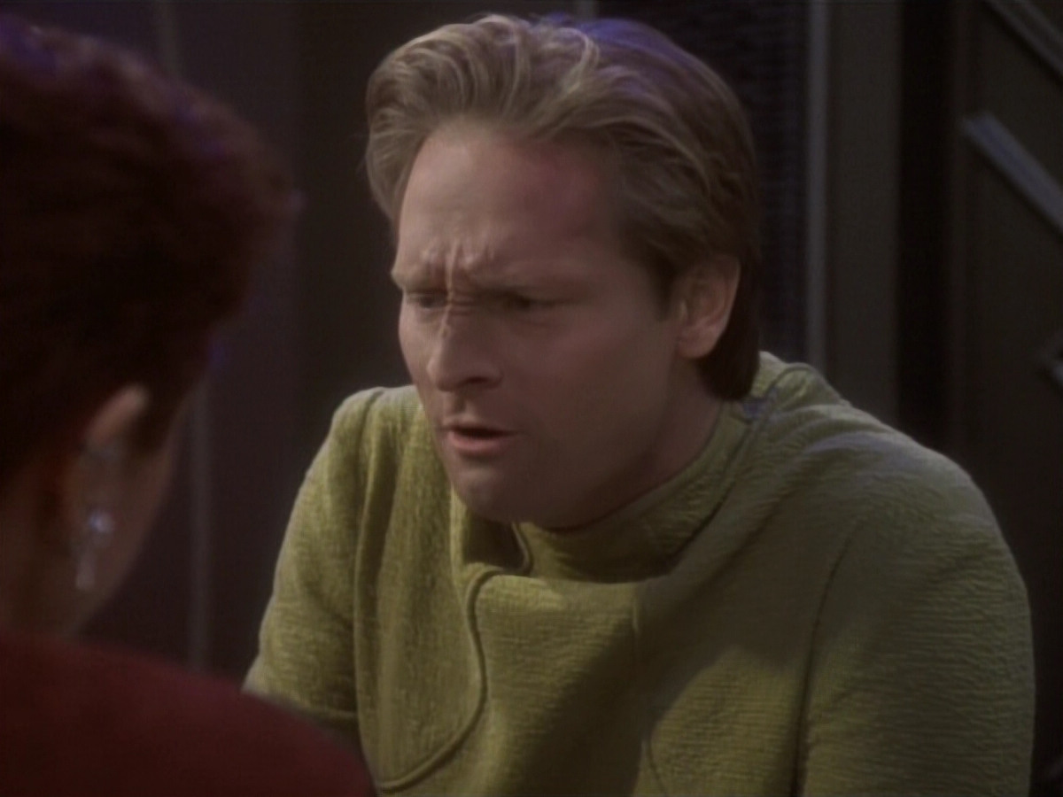 extant_StarTrekDS9_1x04-PastPrologue_1213.jpg