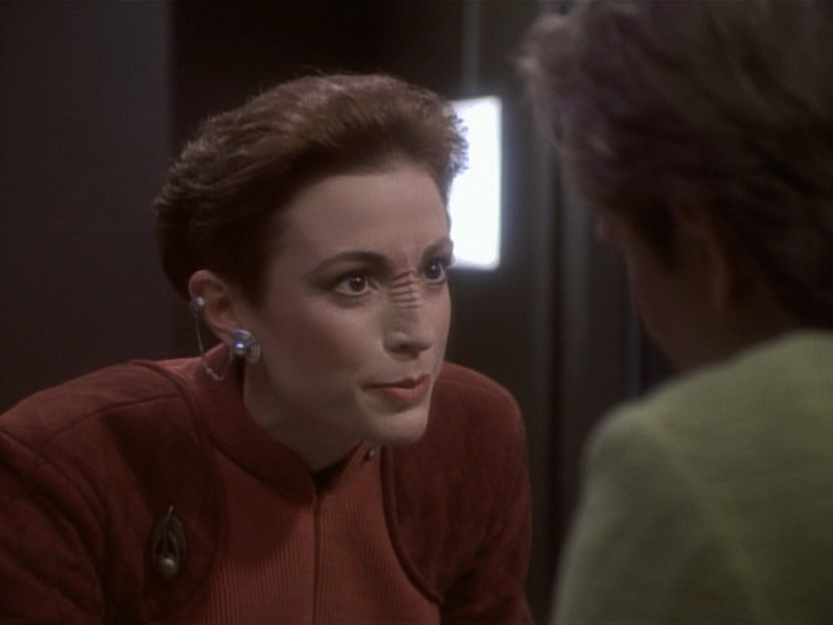 extant_StarTrekDS9_1x04-PastPrologue_1218.jpg