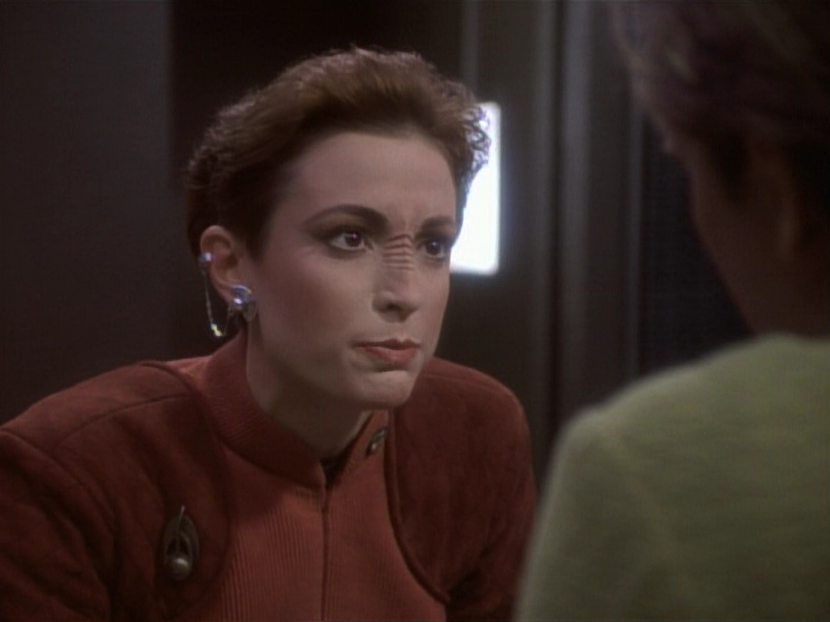 extant_StarTrekDS9_1x04-PastPrologue_1232.jpg