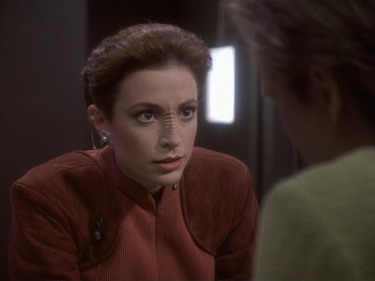extant_StarTrekDS9_1x04-PastPrologue_1243.jpg