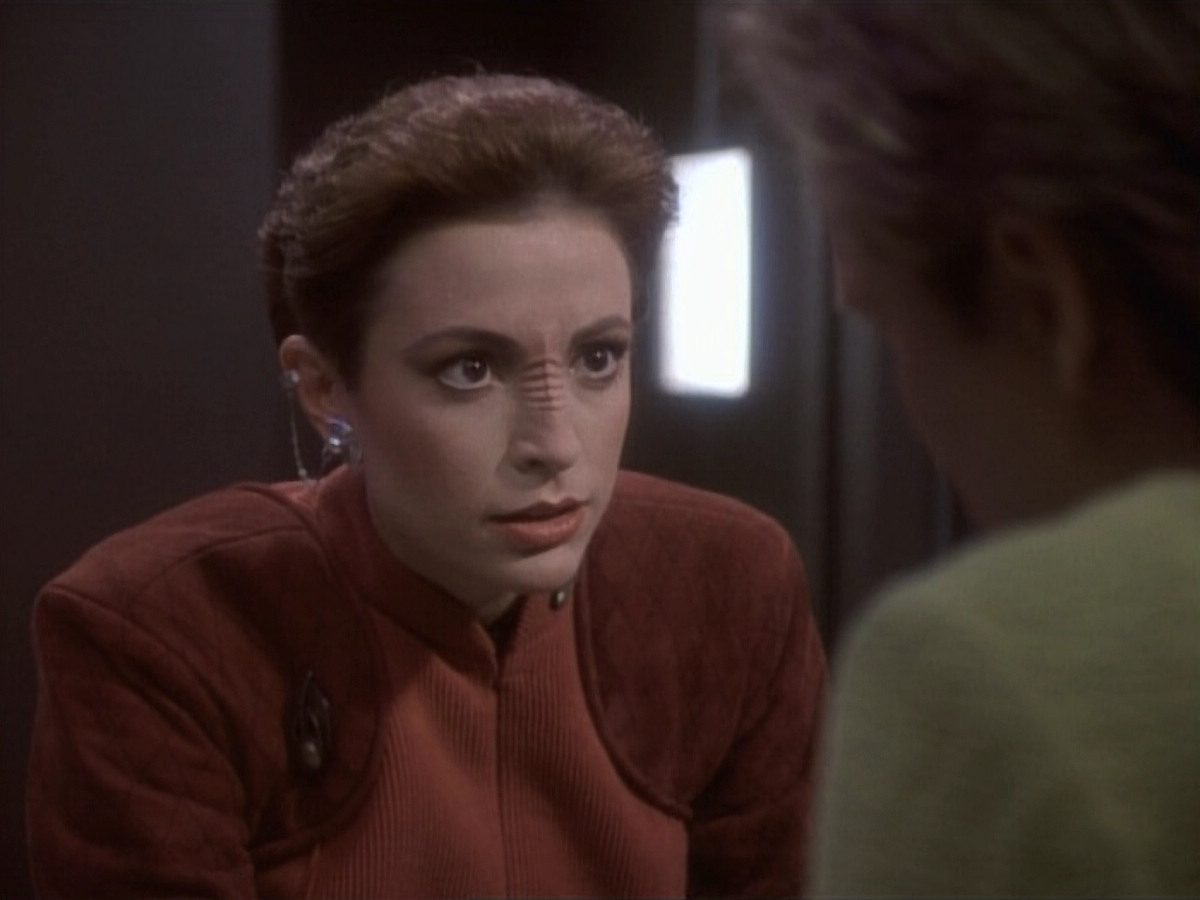 extant_StarTrekDS9_1x04-PastPrologue_1244.jpg