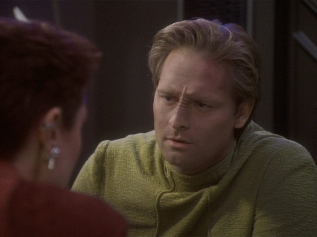 extant_StarTrekDS9_1x04-PastPrologue_1253.jpg