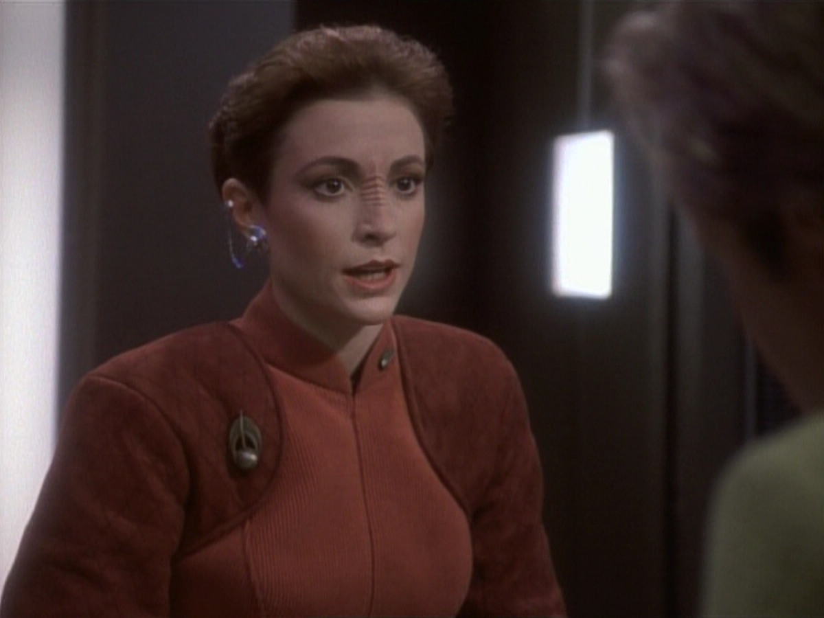extant_StarTrekDS9_1x04-PastPrologue_1267.jpg