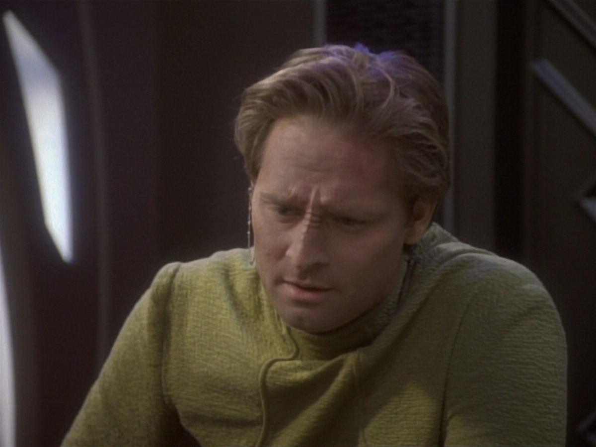extant_StarTrekDS9_1x04-PastPrologue_1279.jpg