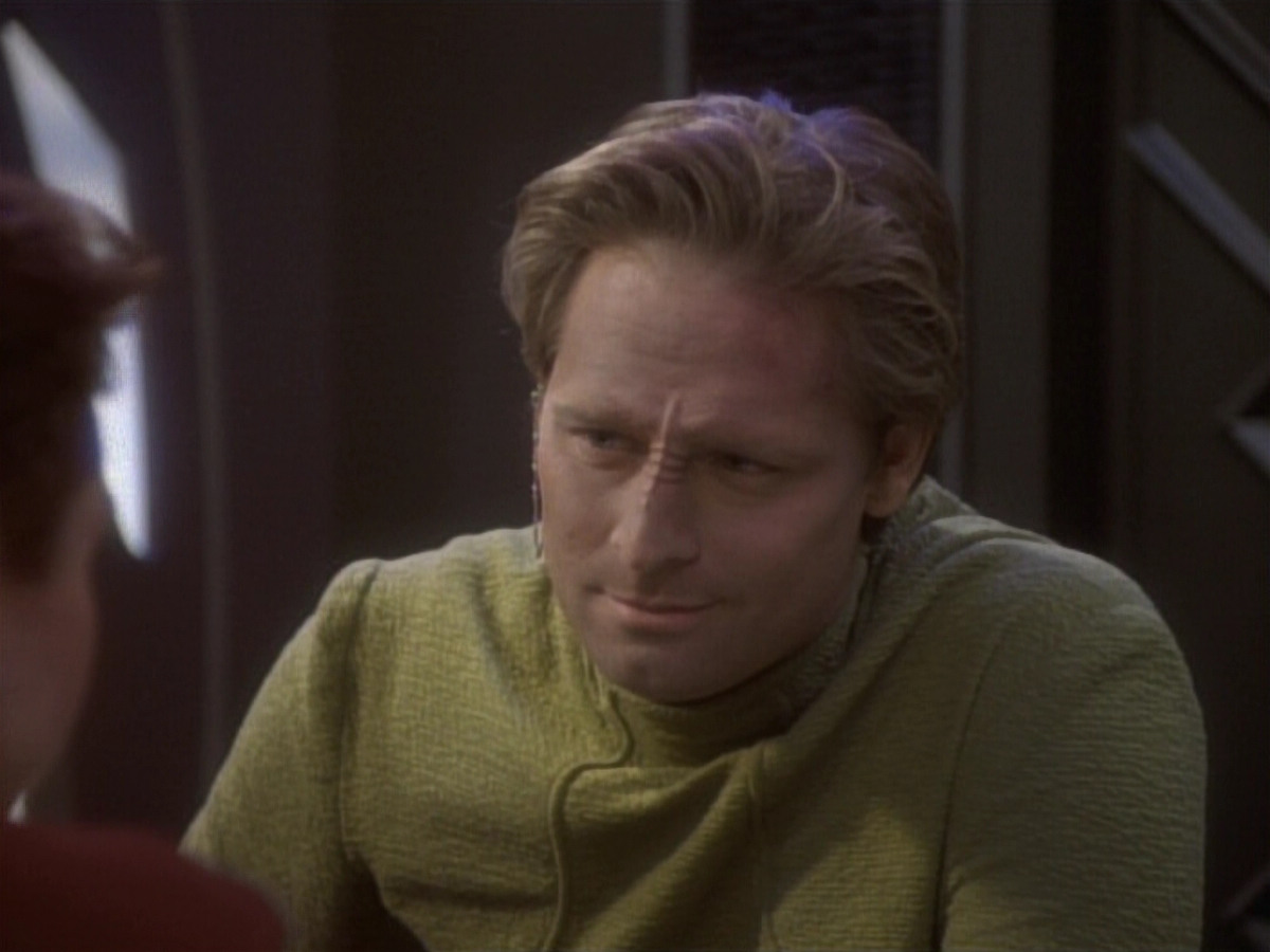 extant_StarTrekDS9_1x04-PastPrologue_1292.jpg