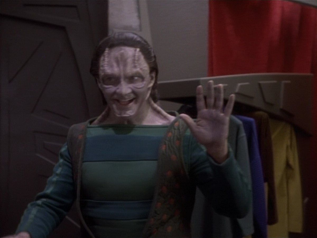 extant_StarTrekDS9_1x04-PastPrologue_1862.jpg
