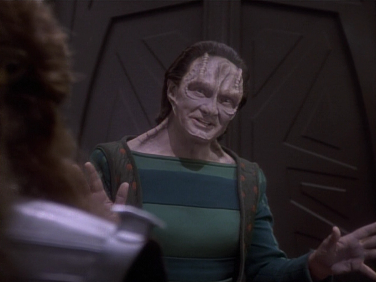 extant_StarTrekDS9_1x04-PastPrologue_1868.jpg