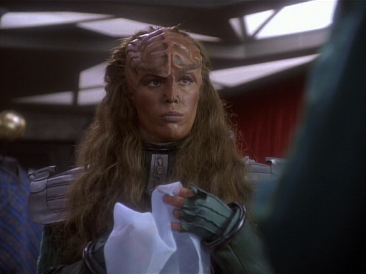 extant_StarTrekDS9_1x04-PastPrologue_1877.jpg