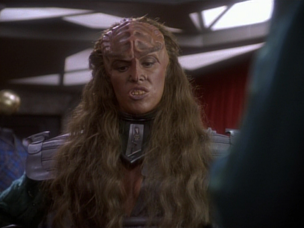extant_StarTrekDS9_1x04-PastPrologue_1883.jpg