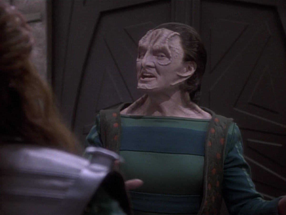 extant_StarTrekDS9_1x04-PastPrologue_1894.jpg