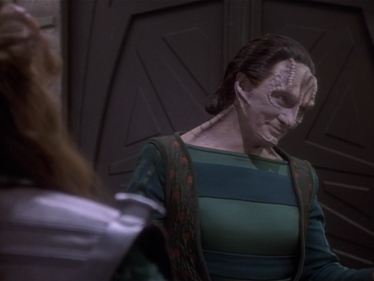 extant_StarTrekDS9_1x04-PastPrologue_1896.jpg