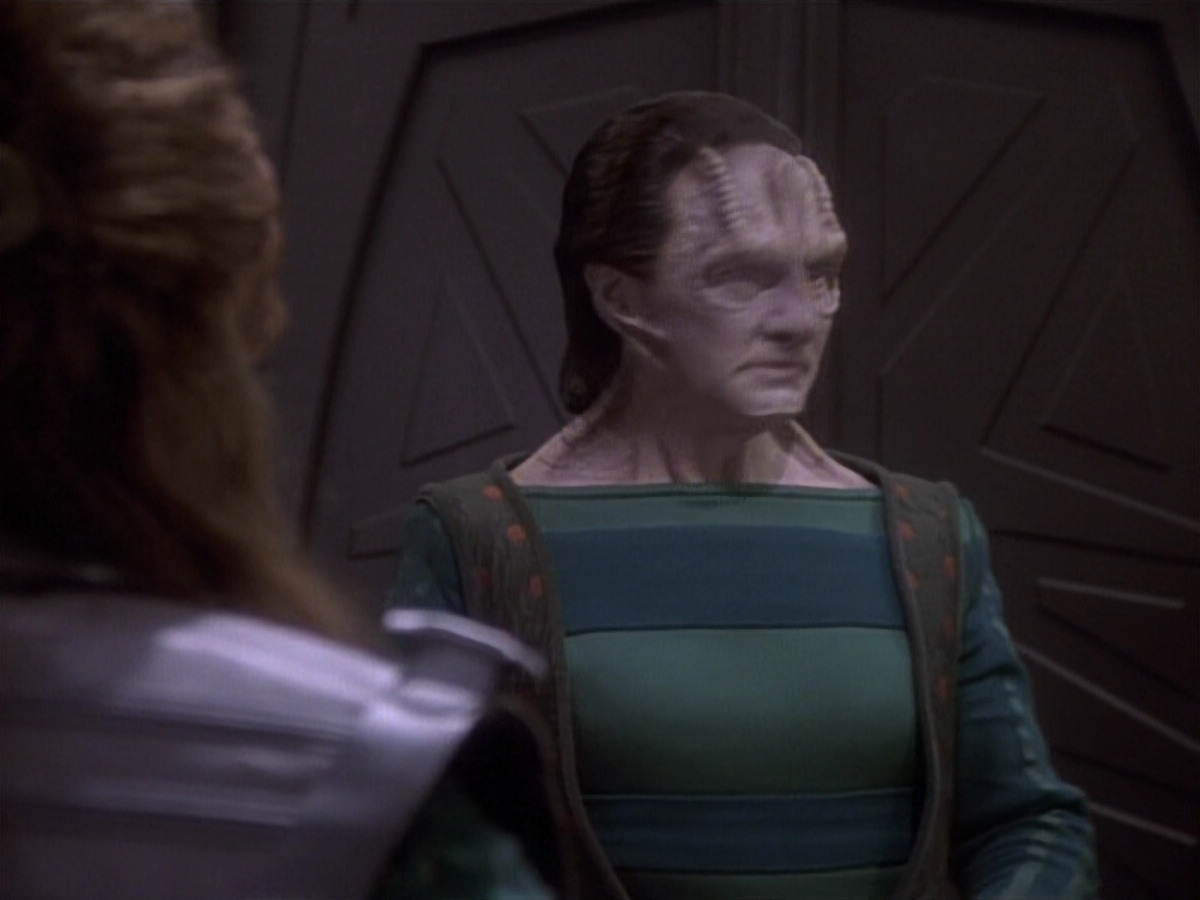 extant_StarTrekDS9_1x04-PastPrologue_1901.jpg