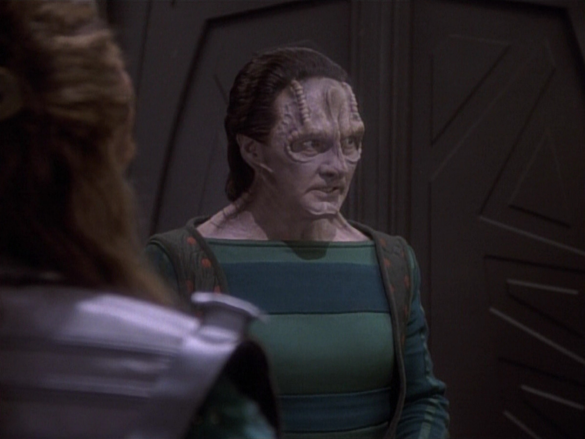 extant_StarTrekDS9_1x04-PastPrologue_1904.jpg