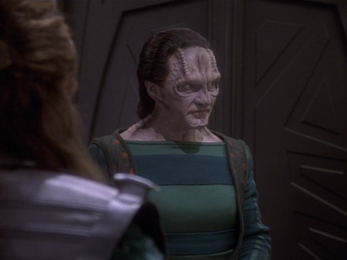 extant_StarTrekDS9_1x04-PastPrologue_1906.jpg