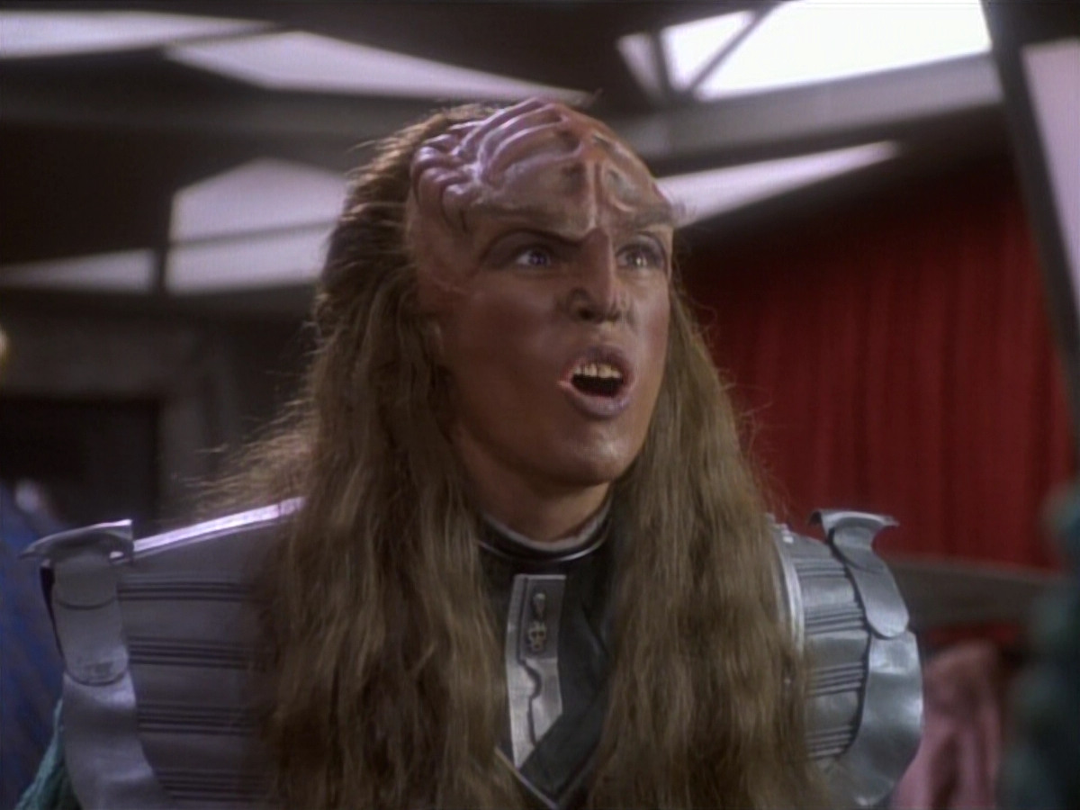 extant_StarTrekDS9_1x04-PastPrologue_1910.jpg