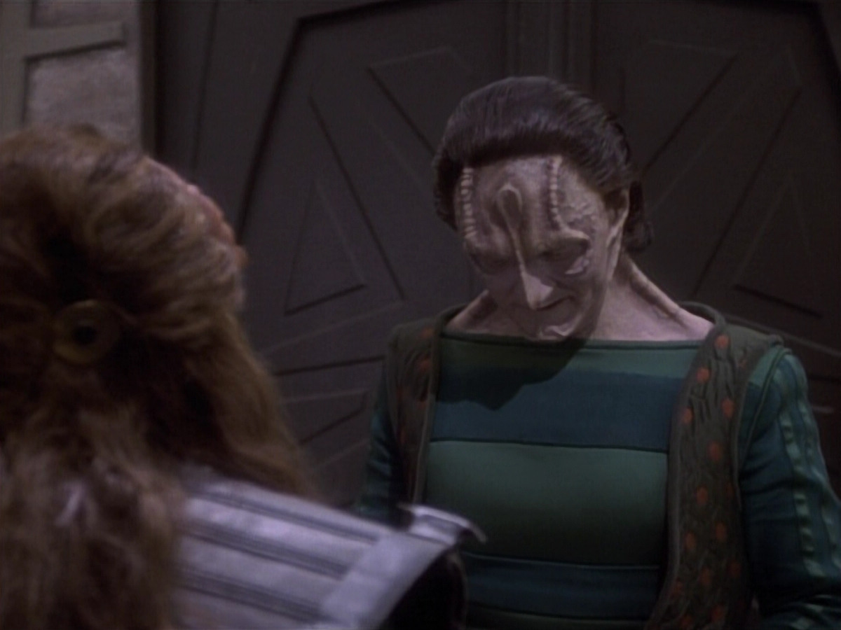 extant_StarTrekDS9_1x04-PastPrologue_1918.jpg