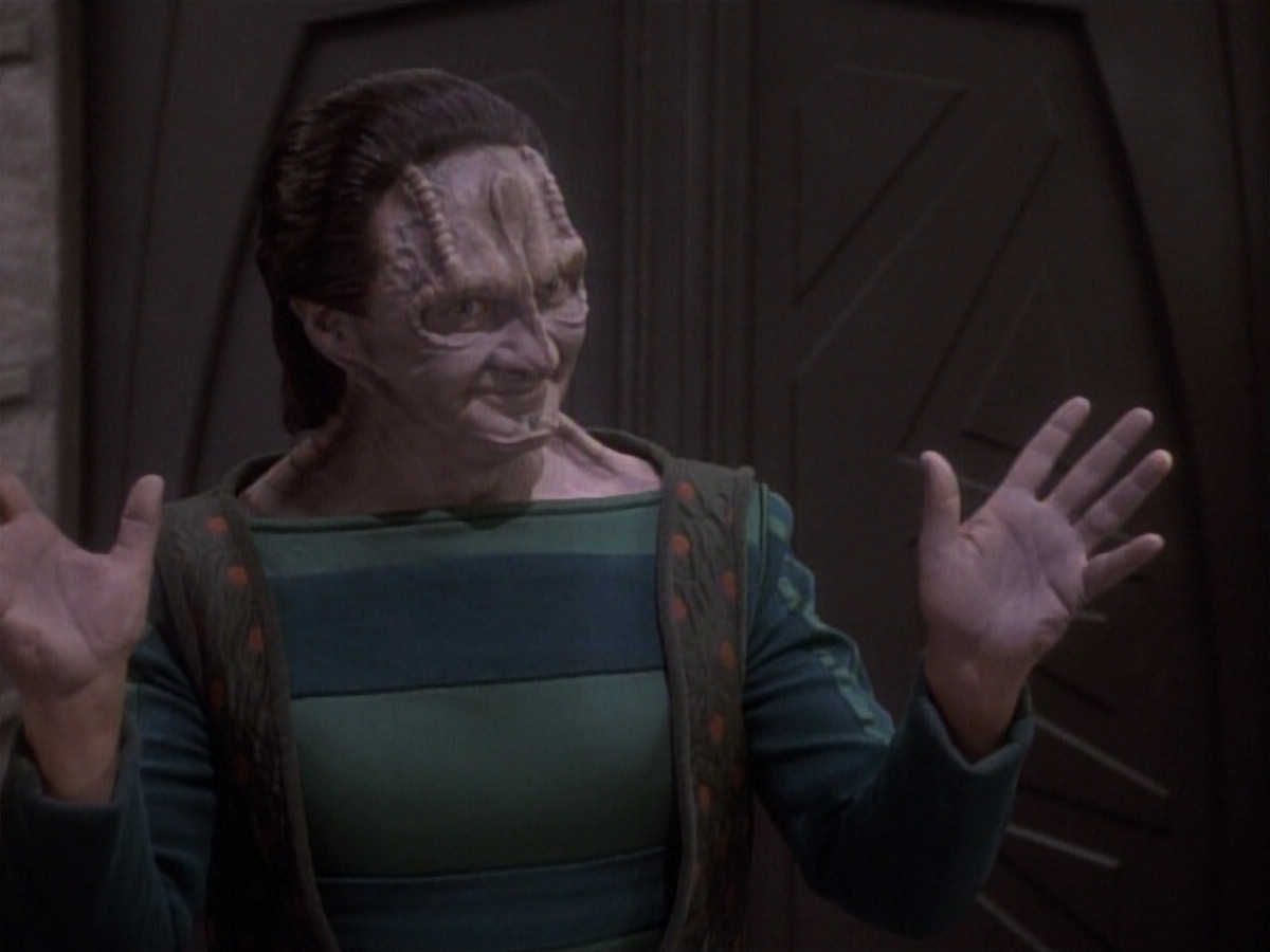 extant_StarTrekDS9_1x04-PastPrologue_1953.jpg