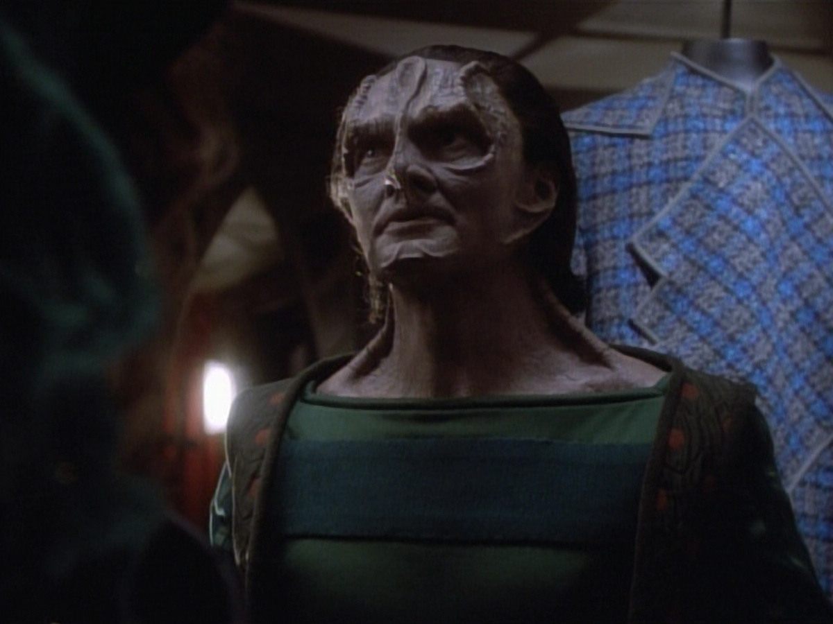 extant_StarTrekDS9_1x04-PastPrologue_2762.jpg