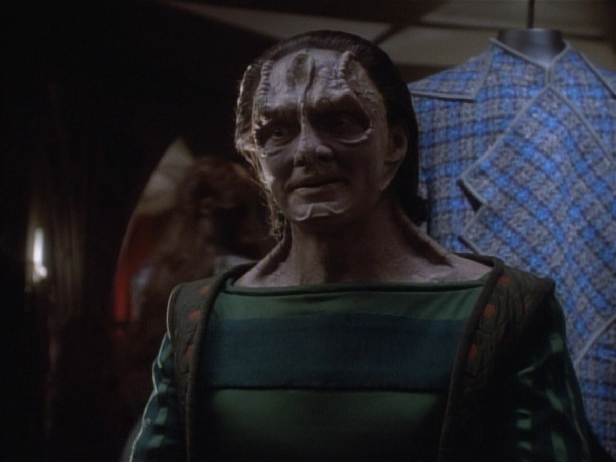 extant_StarTrekDS9_1x04-PastPrologue_2779.jpg