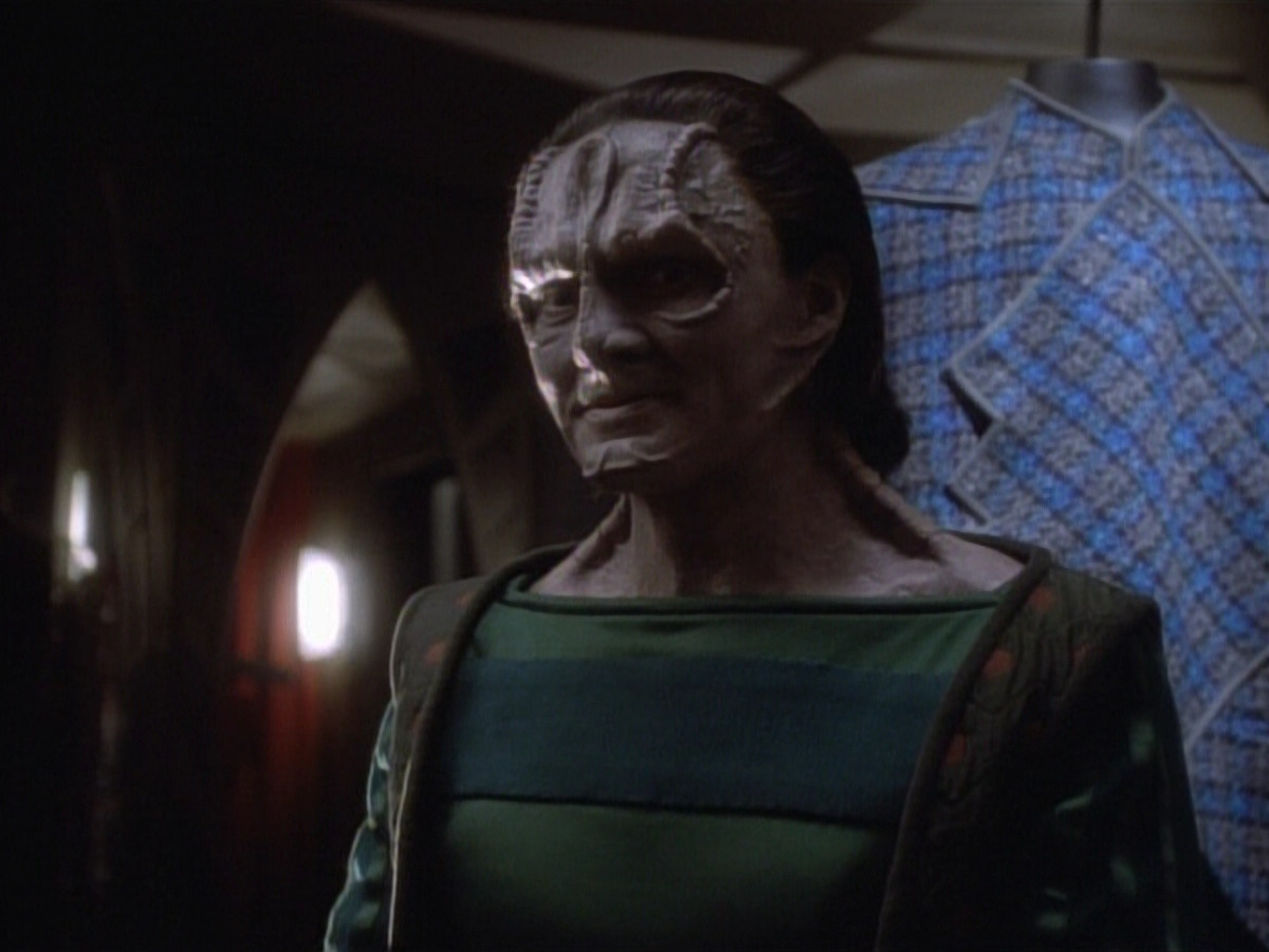 extant_StarTrekDS9_1x04-PastPrologue_2784.jpg