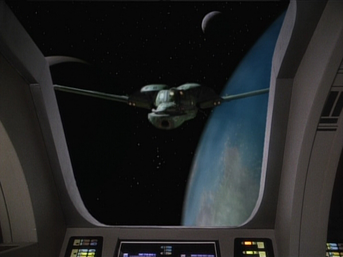 extant_StarTrekDS9_1x04-PastPrologue_3015.jpg