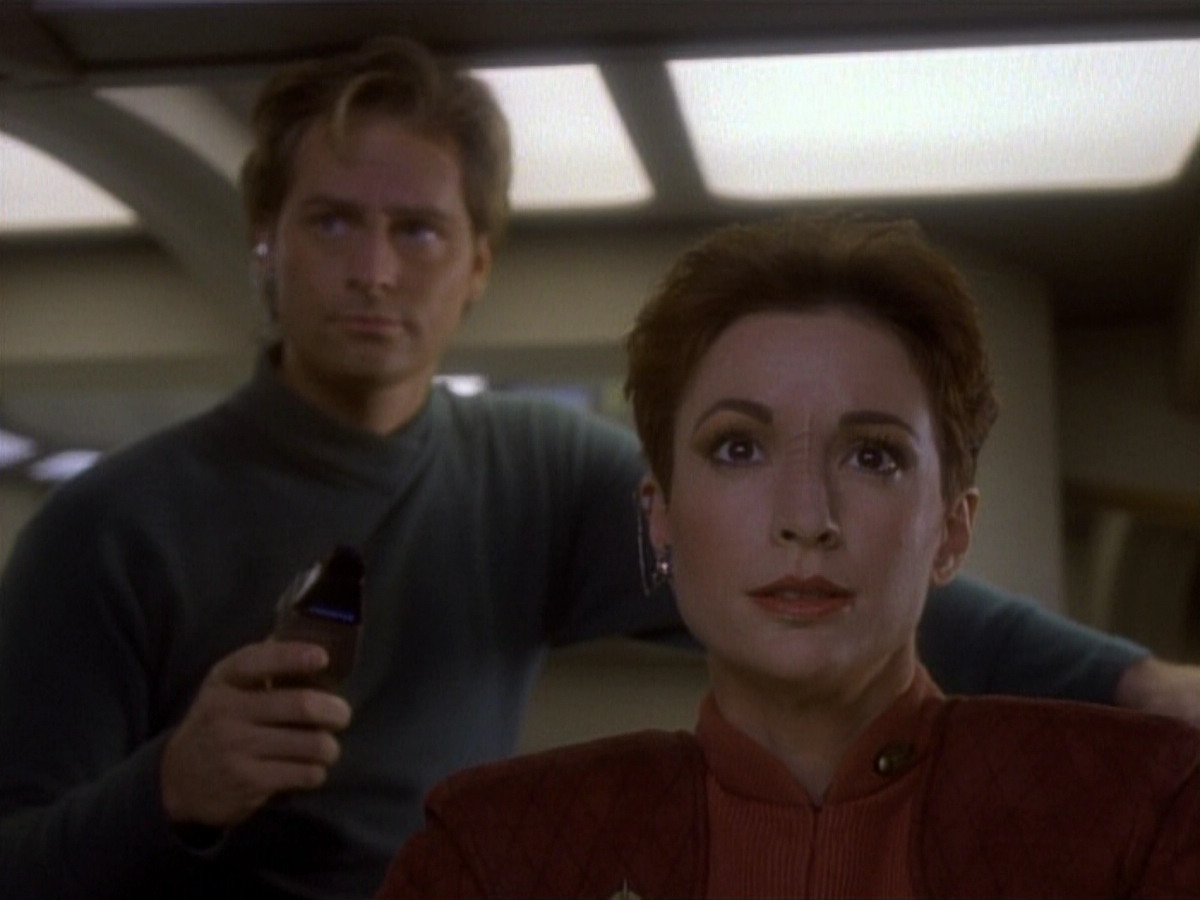 extant_StarTrekDS9_1x04-PastPrologue_3349.jpg