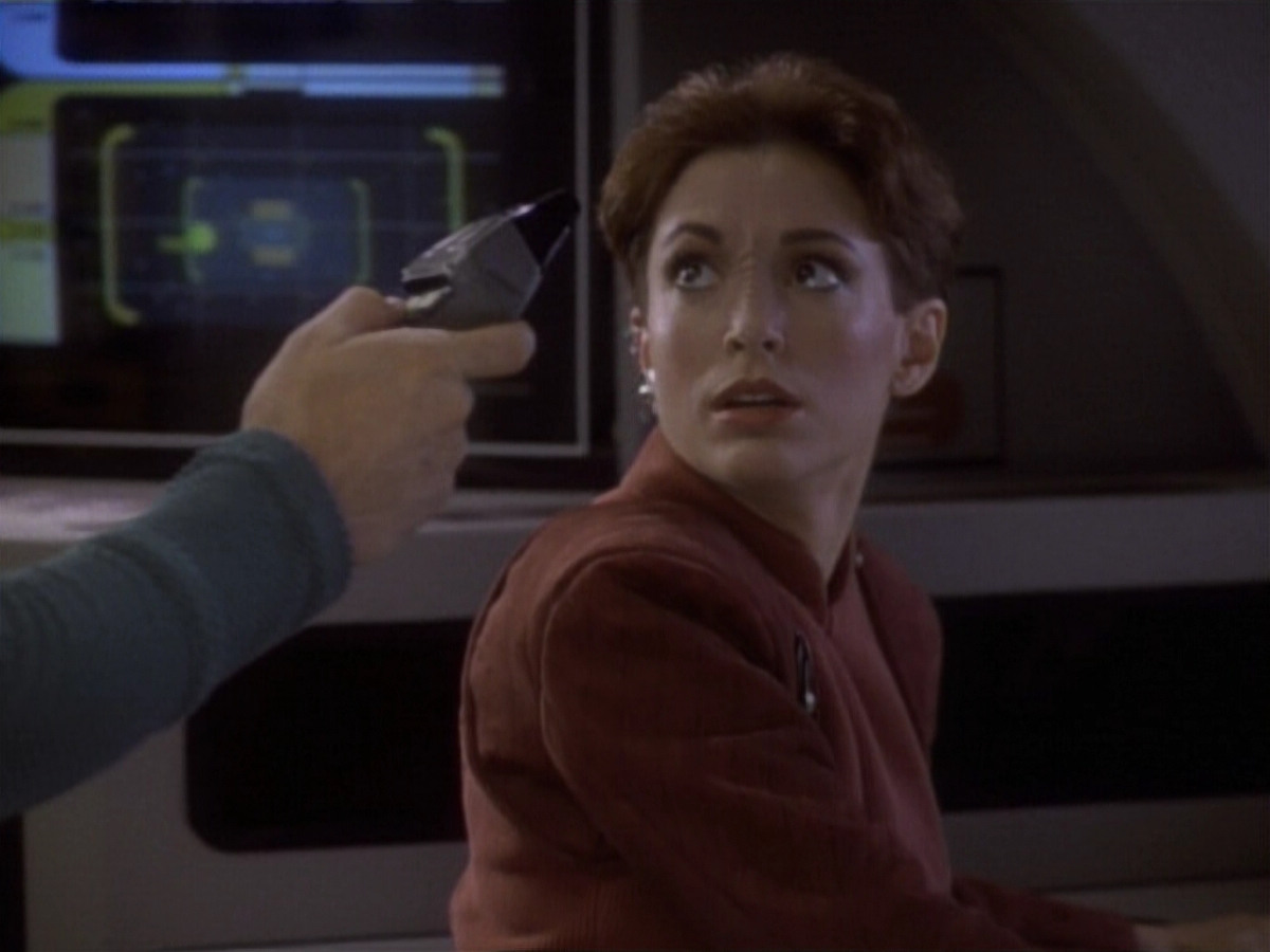 extant_StarTrekDS9_1x04-PastPrologue_3352.jpg
