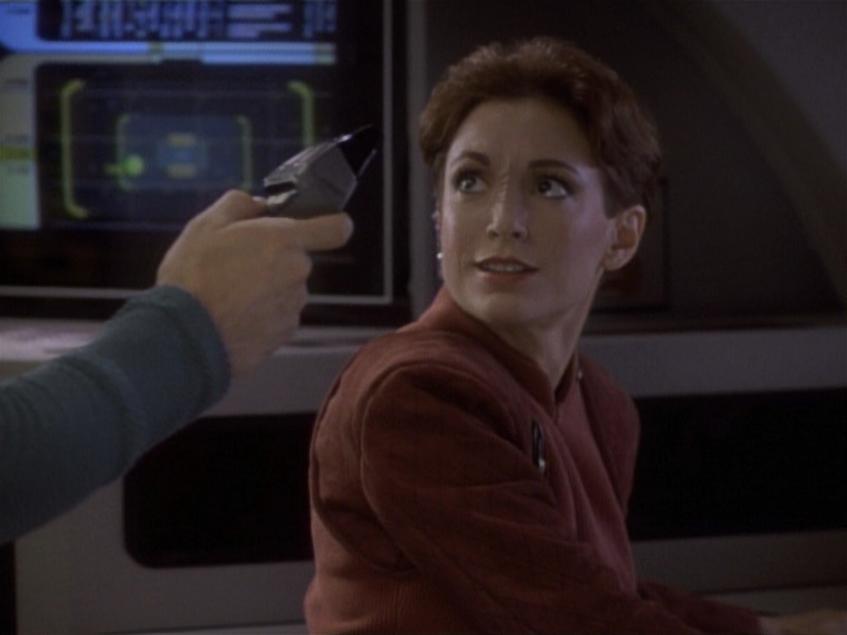 extant_StarTrekDS9_1x04-PastPrologue_3354.jpg