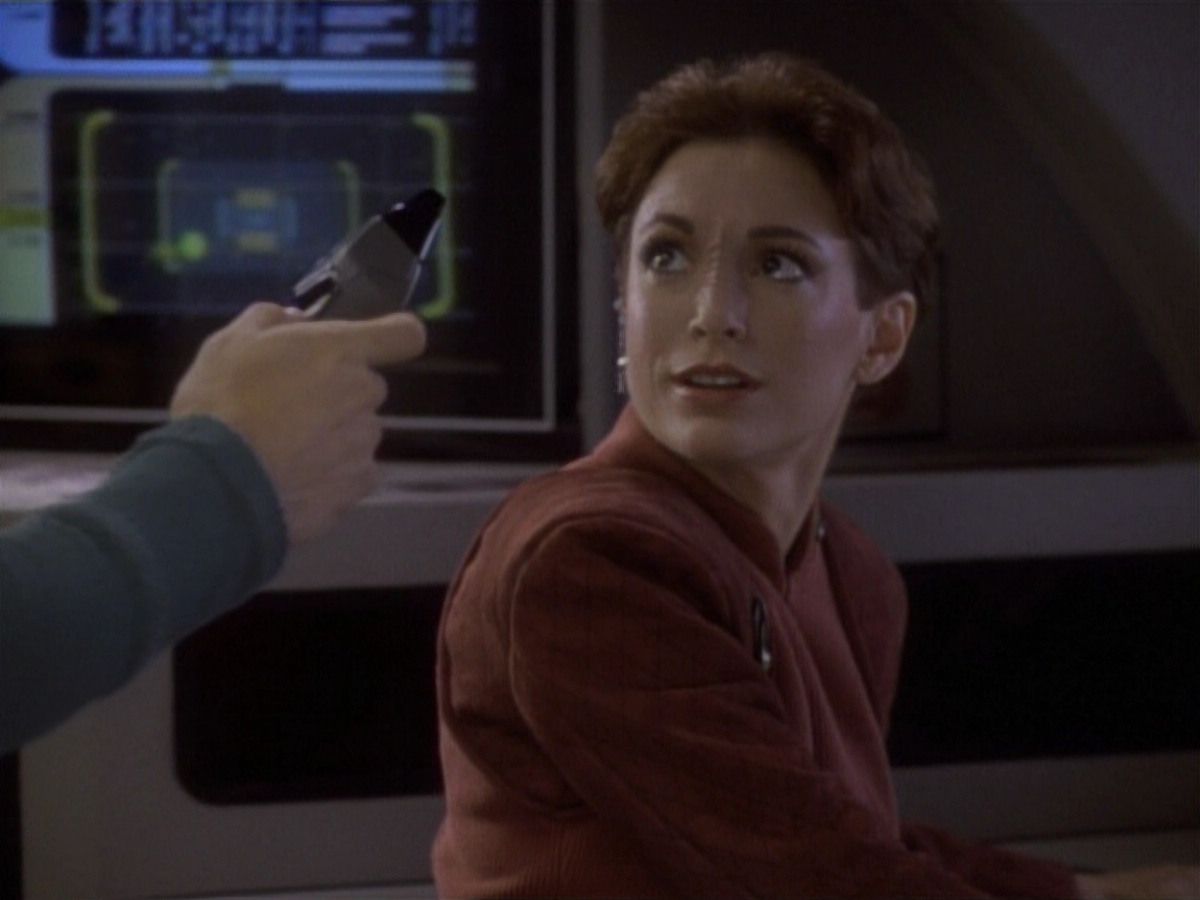 extant_StarTrekDS9_1x04-PastPrologue_3356.jpg