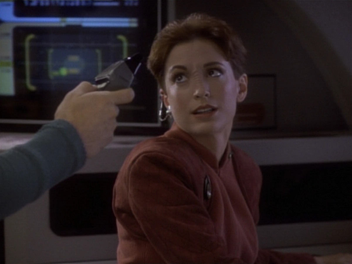 extant_StarTrekDS9_1x04-PastPrologue_3371.jpg