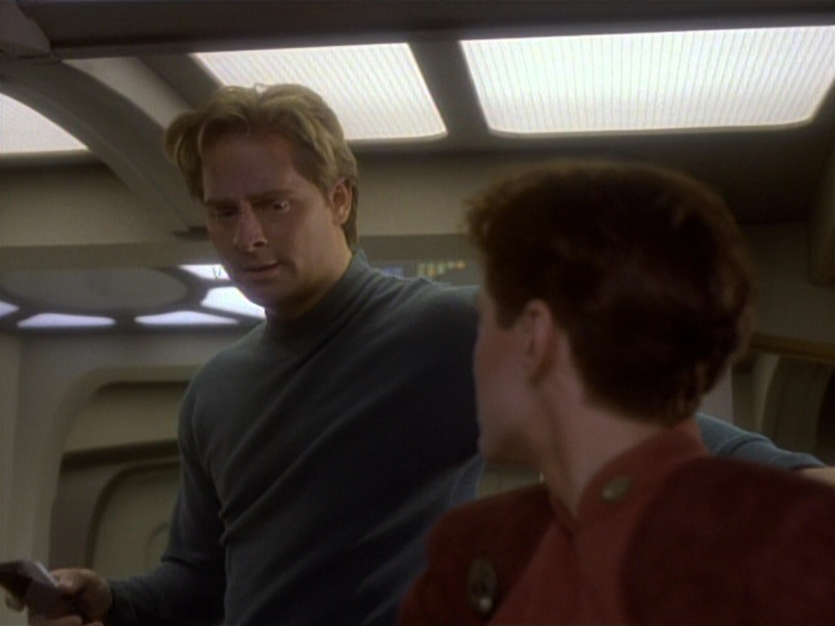 extant_StarTrekDS9_1x04-PastPrologue_3379.jpg