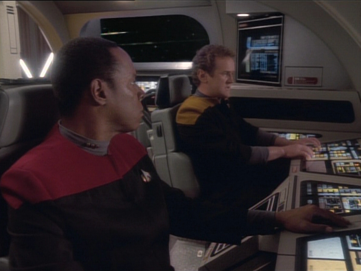 extant_StarTrekDS9_1x04-PastPrologue_3398.jpg