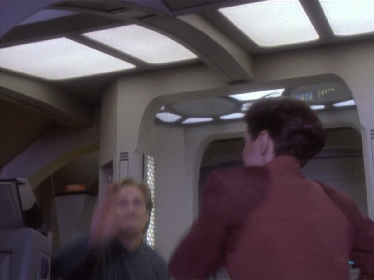 extant_StarTrekDS9_1x04-PastPrologue_3405.jpg