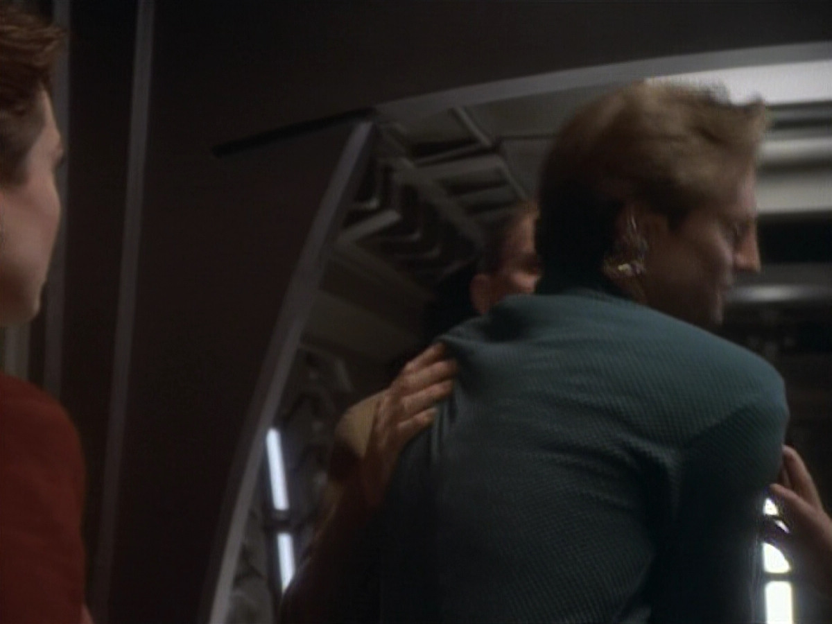 extant_StarTrekDS9_1x04-PastPrologue_3564.jpg